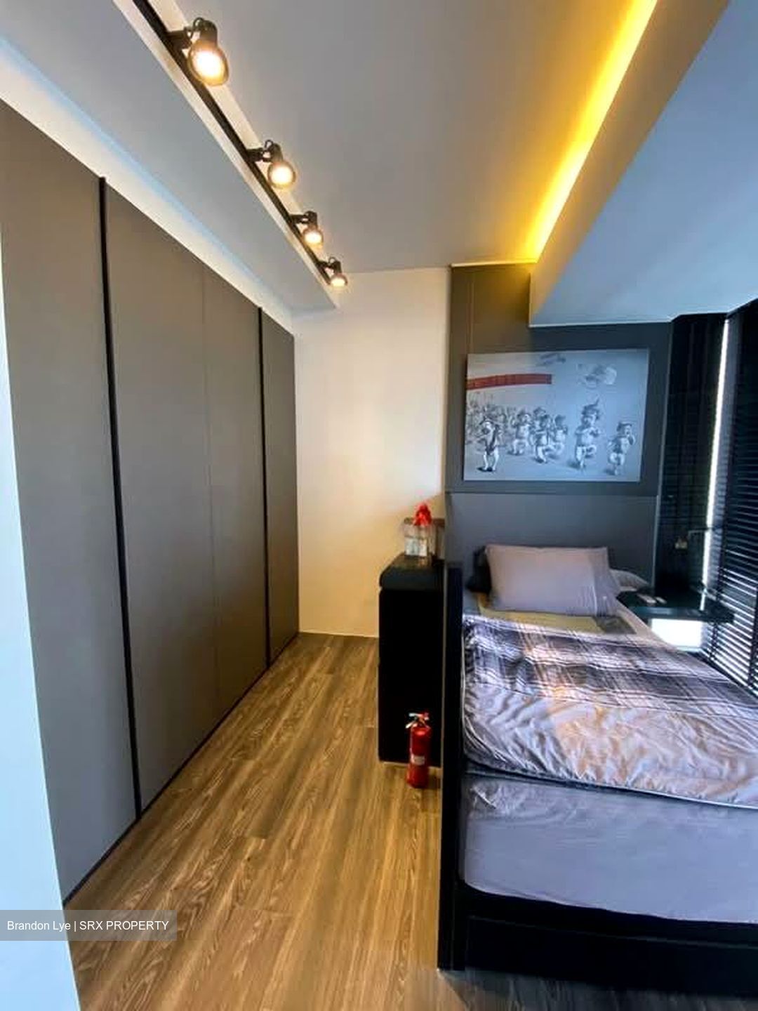 UE Square (D9), Apartment #546631581